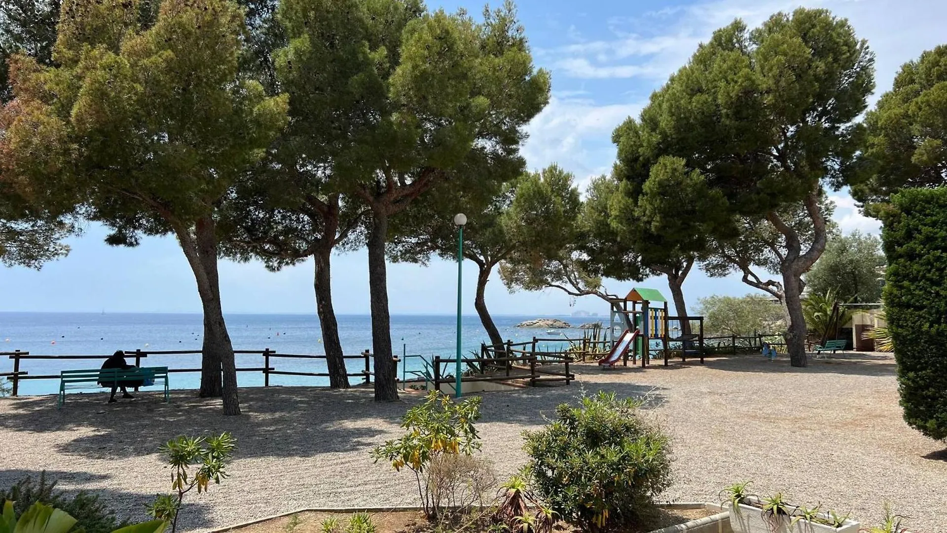 شقة Apartamento En Primera Linea Con Acceso Directo A La Playa En La Almadrava روساس