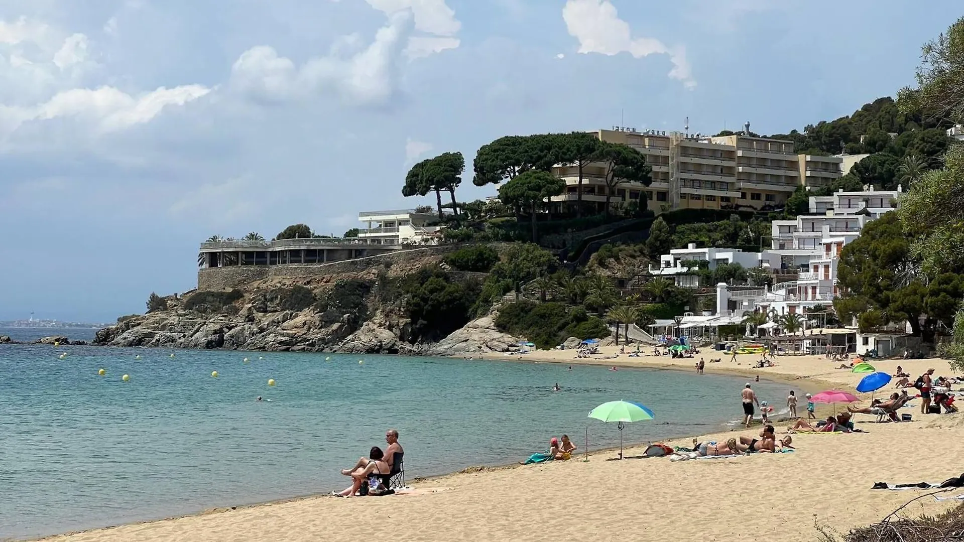 Apartamento En Primera Linea Con Acceso Directo A La Playa En La Almadrava Roses Spain