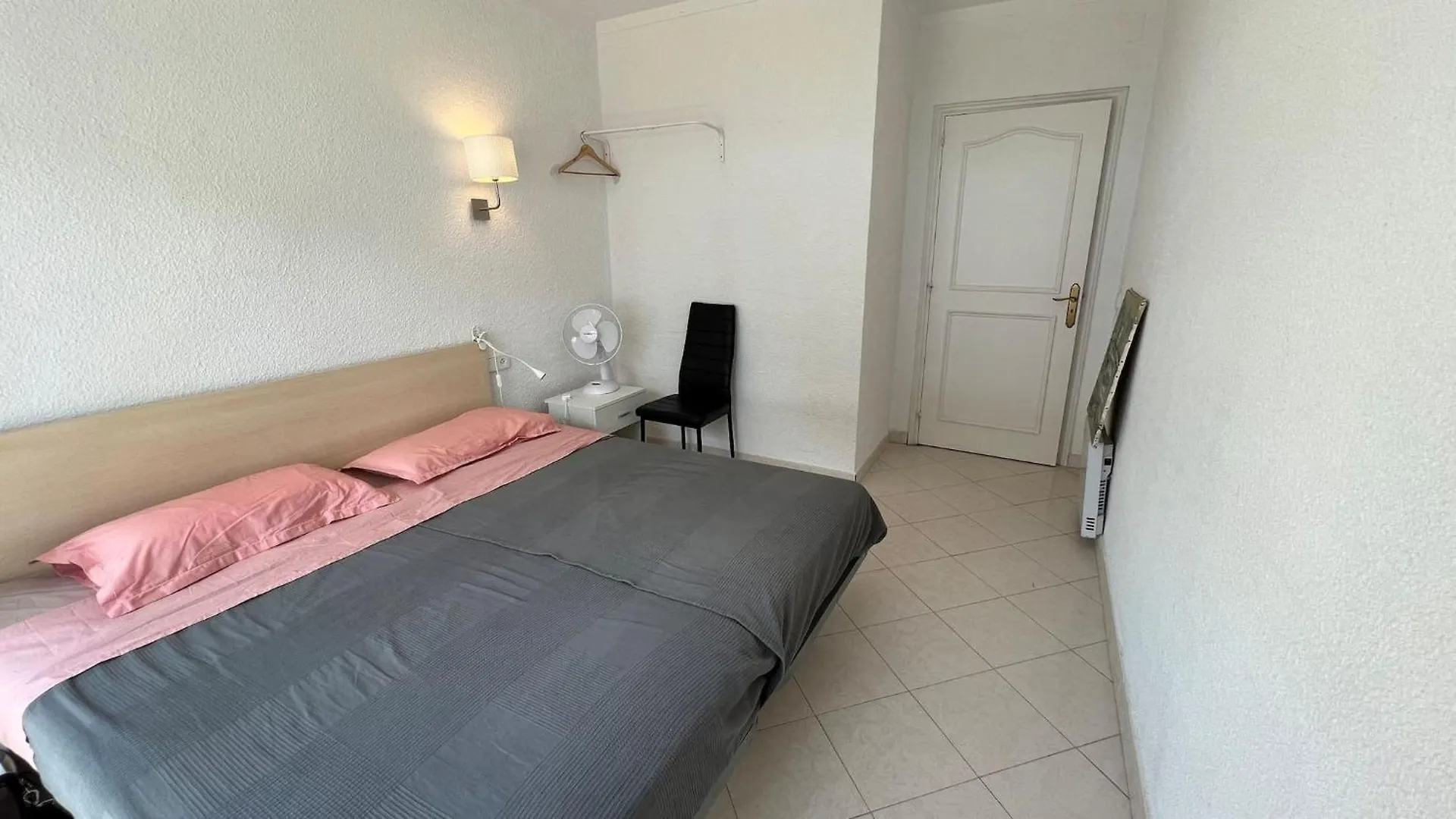 Apartamento En Primera Linea Con Acceso Directo A La Playa En La Almadrava Roses Apartment