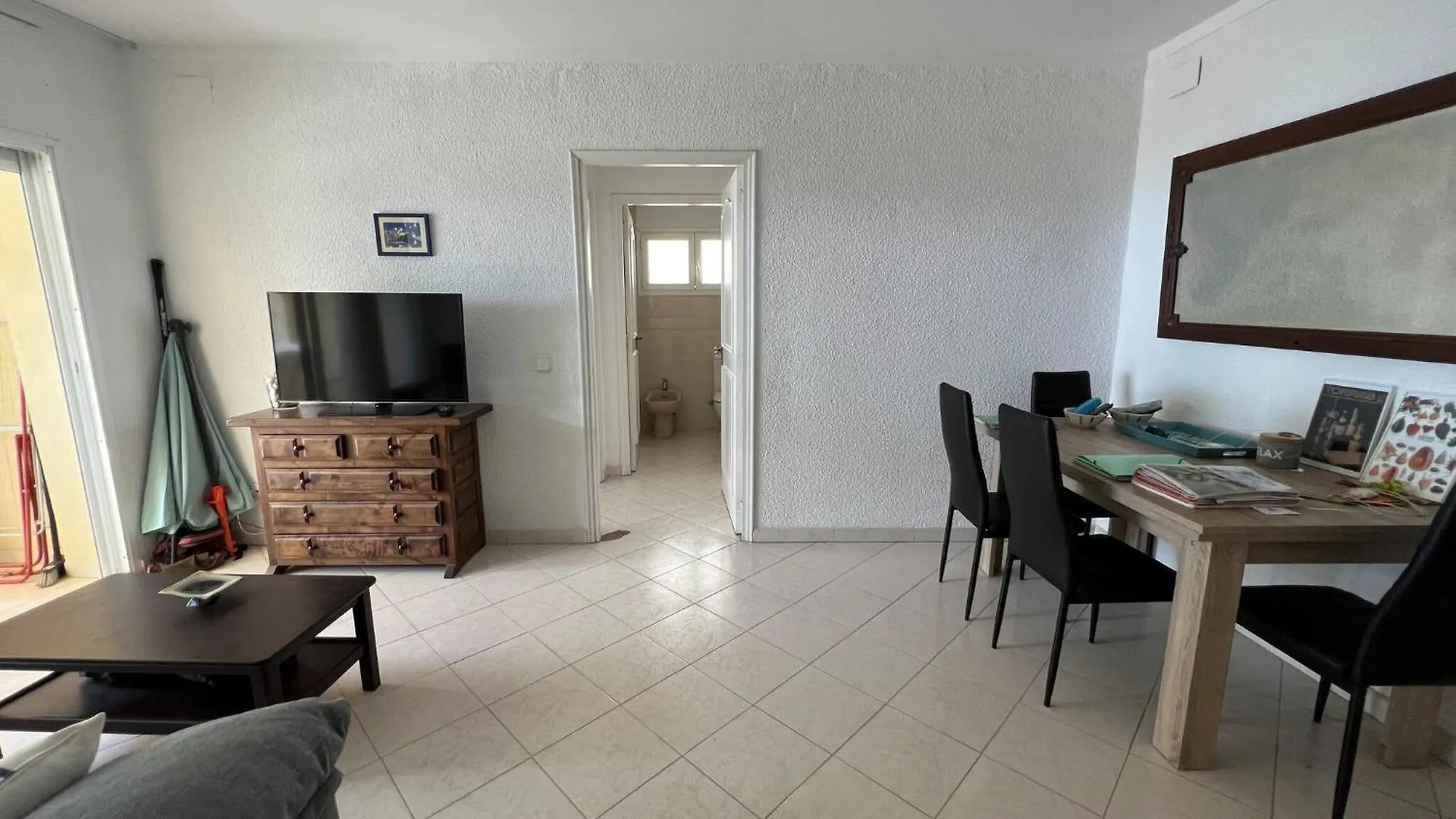 Apartamento En Primera Linea Con Acceso Directo A La Playa En La Almadrava Roses 0*,