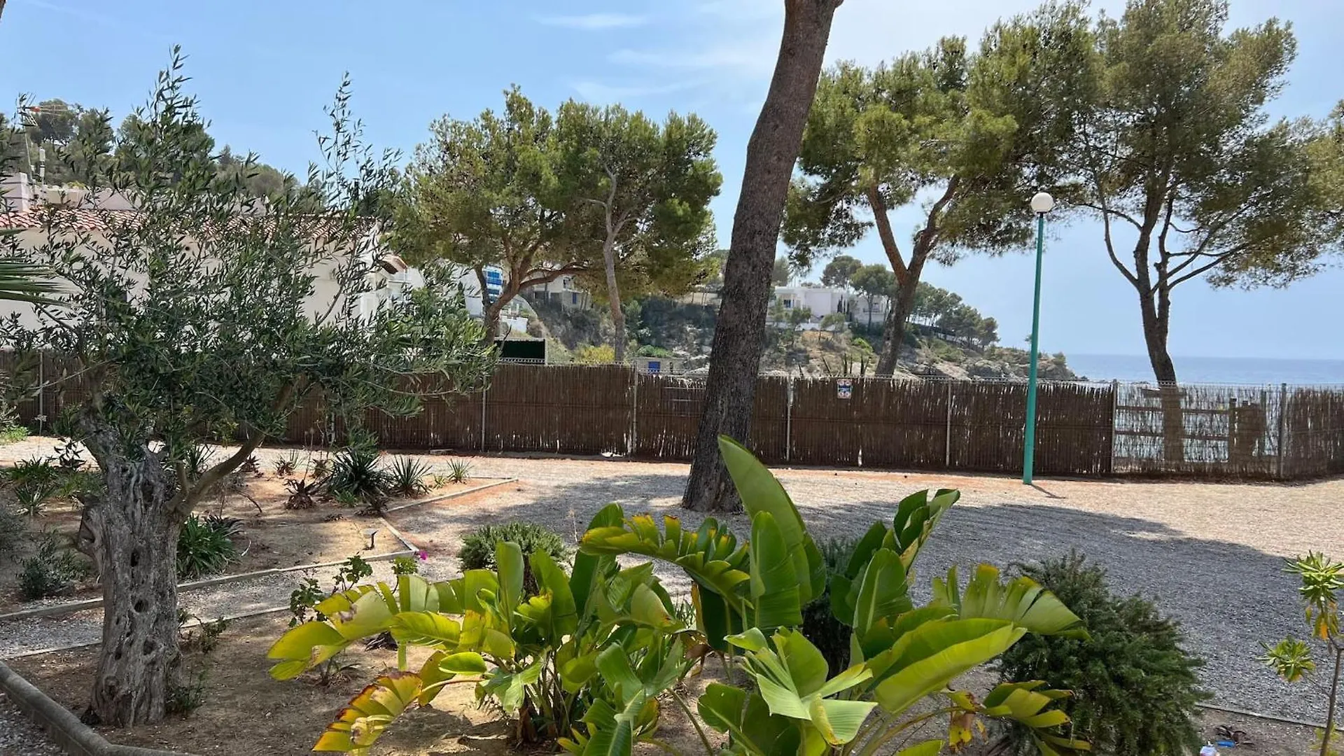 Apartamento En Primera Linea Con Acceso Directo A La Playa En La Almadrava Roses Spain